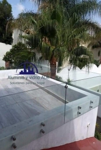 ALUMINIO Y VIDRIO ADR 