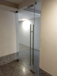 ALUMINIO Y VIDRIO ADR 